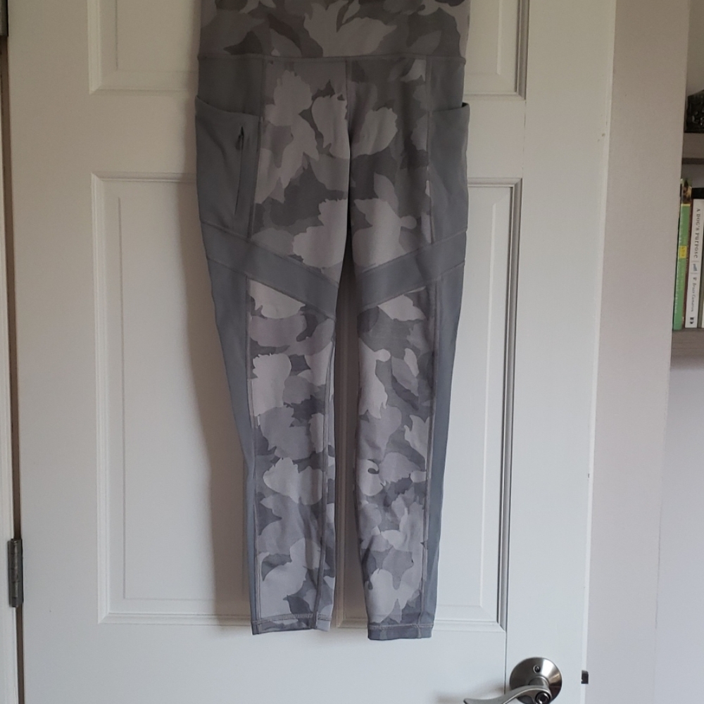 Athleta gray camo cargo leggings